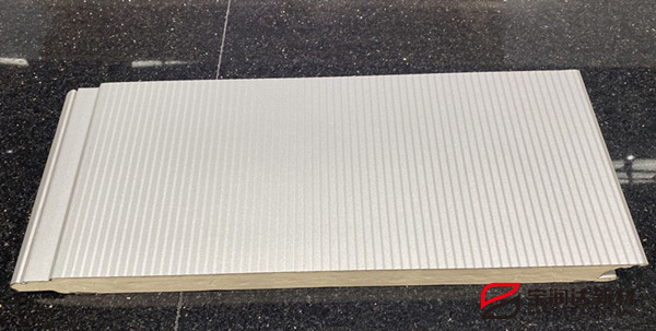 聚氨酯夾芯板作為保溫材料有何優(yōu)勢